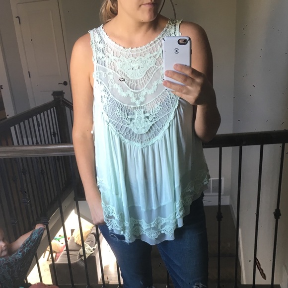 Blouse/tank - Picture 1 of 4